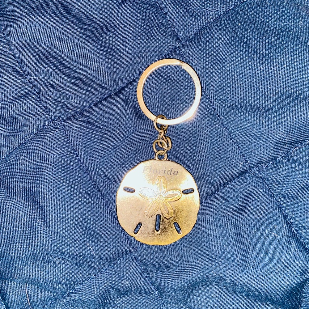 Gold Sand Dollar Keychain